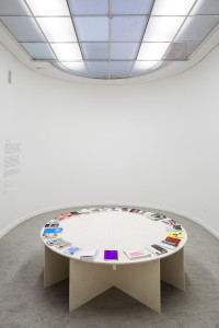 Background Literature in Workshopspace Konstantin Grcic - Panorama (c) Kristof Vrancken